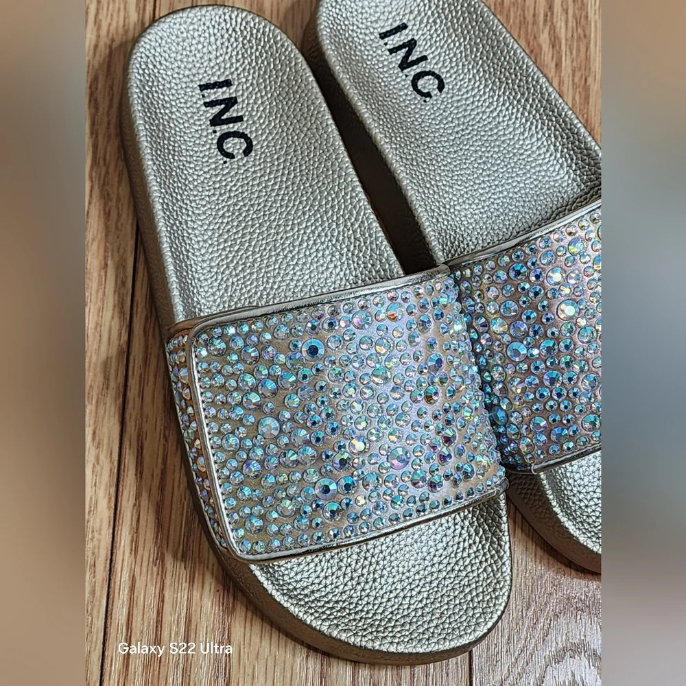 I.N.C. International Concepts Women's Peymin Pool Slides Size 9